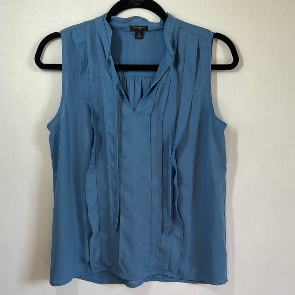 Ann Taylor Steel‎ Blue Pintuck Pleated Ruffle Sleeveless Blouse Small Petite